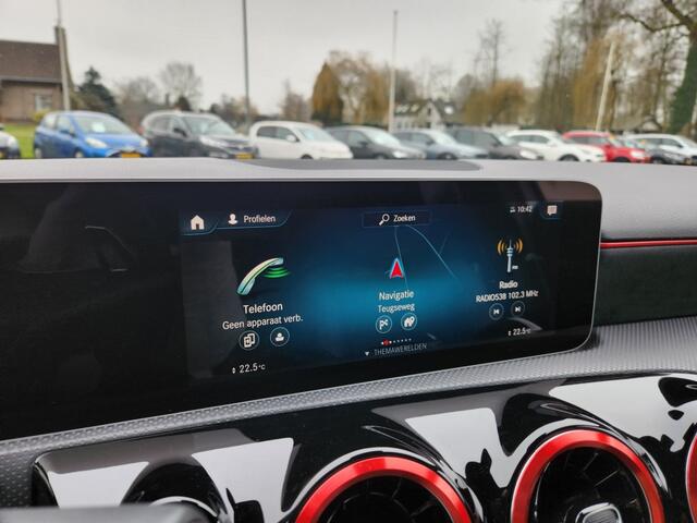Mercedes-Benz A-KLASSE 200 Business Sol. AMG, Sportstoelen, Camera, Clima, Widescreen