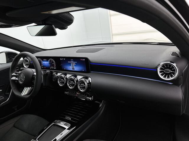 Mercedes-Benz A-KLASSE 250 e Business Solution AMG | Panoramaschuifdak | Smartphone-integratie | Sfeerverlichting | MULTIBEAM LED | Stoelverwarming voor | Achteruitrijcamera |