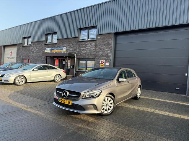 Mercedes-Benz A-KLASSE 180 Business Solution | 2E EIGENAAR | 12MND GARANTIE | AUTOMAAT | CRUISE | LED | NAVI | TREKHAAK |