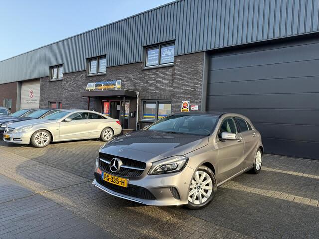 Mercedes-Benz A-KLASSE 180 Business Solution | 2E EIGENAAR | 12MND GARANTIE | AUTOMAAT | CRUISE | LED | NAVI | TREKHAAK |