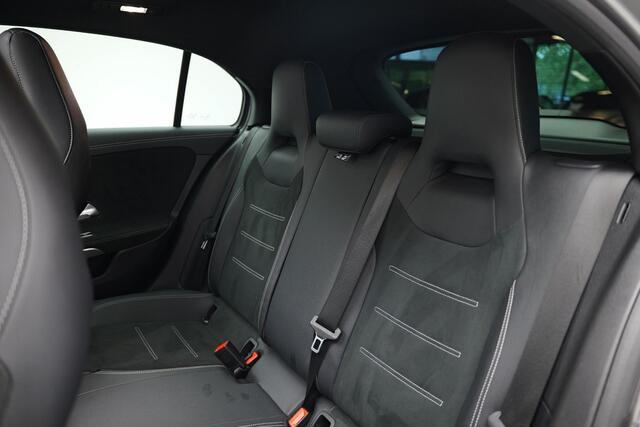 Mercedes-Benz A-KLASSE A250e AMG Line |Pano|Ambient|Carplay|Dodehoek|