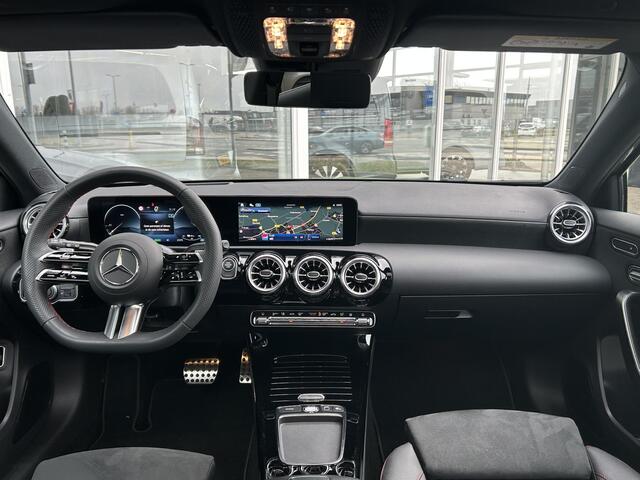 Mercedes-Benz A-KLASSE 250 e AMG | Panoramadak | Night Pakket