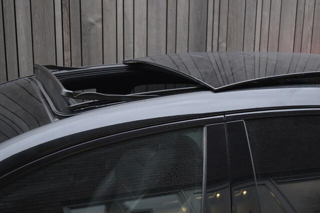 Mercedes-Benz A-KLASSE 250 e AMG Led Panorama Distronic Keyless Camera Night Augmented Pdc