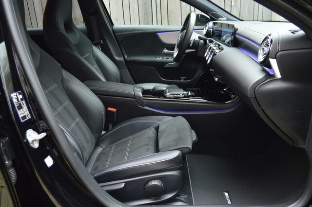 Mercedes-Benz A-KLASSE 250 e AMG Led Panorama Burmester Widescreen Sfeer Camera Night Augmented Pdc