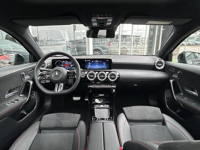 Mercedes-Benz A-KLASSE 250 e AMG | Panoramadak | Sfeerverlichting