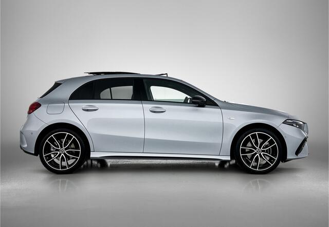 Mercedes-Benz A-KLASSE 250 e Business Solution AMG | Nightpakket | AMG Line Plus pakket | Parkeerpakket met 360°-camera | KEYLESS GO | Head-up display | Dodehoekassistent | Stoelverwarming voor | Licht- en zicht pakket |