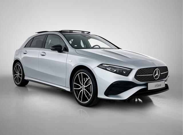 Mercedes-Benz A-KLASSE 250 e Business Solution AMG | Nightpakket | AMG Line Plus pakket | Parkeerpakket met 360°-camera | KEYLESS GO | Head-up display | Dodehoekassistent | Stoelverwarming voor | Licht- en zicht pakket |