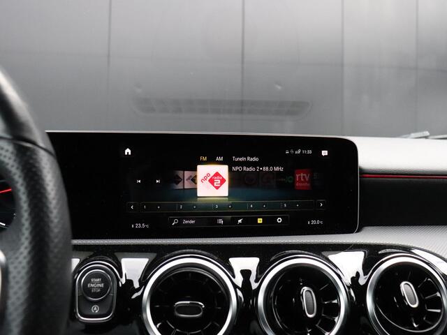 Mercedes-Benz A-KLASSE 160 | AMG LINE | SPORTSTOELEN | CAMERA | APPLE CARPLAY | CRUISE | NAVI | STOELVERW. |