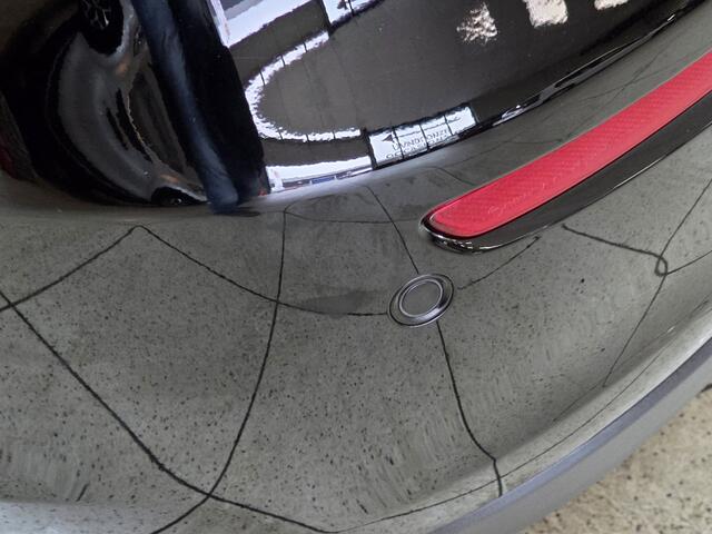 Mercedes-Benz A-KLASSE 180 Business Solution/ LED Koplampen/ Wide-Screen/ Stoelverw./ Camera/ Zwarte-Hemel/ 16'' LMV/ Keyless-GO/ DAB+/ Navi/ Clima/ Cruise/ Bluetooth/ PDC V+A/ Extra getint glas.