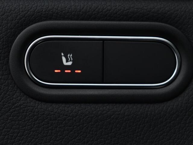 Mercedes-Benz A-KLASSE 180 Business Solution | Panoramadak | Stoelverwarming | Full LED | Half leder | Widescreen | Navigatie | Park Assist | Cruise control | Camera | Bluetooth | Climate control