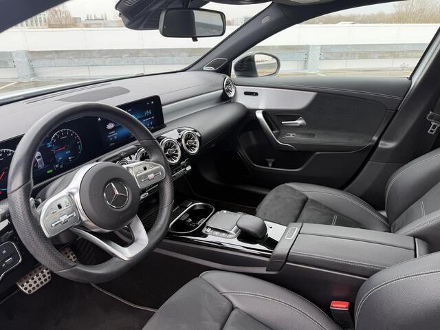 Mercedes-Benz A-KLASSE 250 e Premium PANO | CAMERA | Ambient