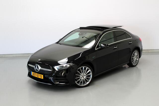 Mercedes-Benz A-KLASSE 250 e Premium Plus AMG-Line | RIJKLAAR | PANORAMADAK | 360GR CAMERA | LEER/ALCANTARA