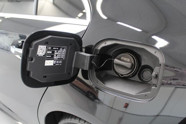 Mercedes-Benz A-KLASSE 250 e Premium Plus AMG-Line | RIJKLAAR | PANORAMADAK | 360GR CAMERA | LEER/ALCANTARA