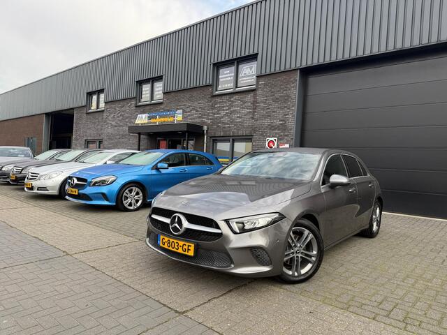 Mercedes-Benz A-KLASSE 180 Business Solution AMG | 1E EIGENAAR | 12MND GARANTIE | LED | CARPLAY | CRUISE | NAVI | LMV |