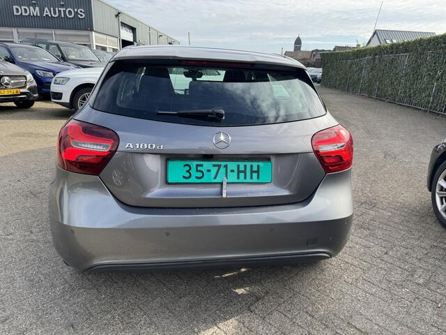 Mercedes-Benz A-KLASSE 180 d | Clima | Navi |