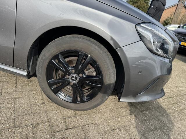 Mercedes-Benz A-KLASSE 180 d | Clima | Navi |