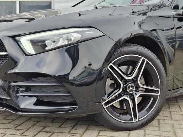 Mercedes-Benz A-KLASSE 250 e Business Solution AMG Limited | Navigatie/Android/Apple Carplay | LM Velgen 17" | Voorstoelen Verwarmd | Cruise Control | Airco | AMG-Styling |