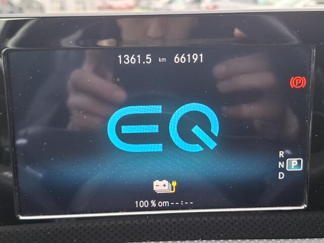 Mercedes-Benz A-KLASSE 250 e Business Solution AMG Limited | Navigatie/Android/Apple Carplay | LM Velgen 17" | Voorstoelen Verwarmd | Cruise Control | Airco | AMG-Styling |