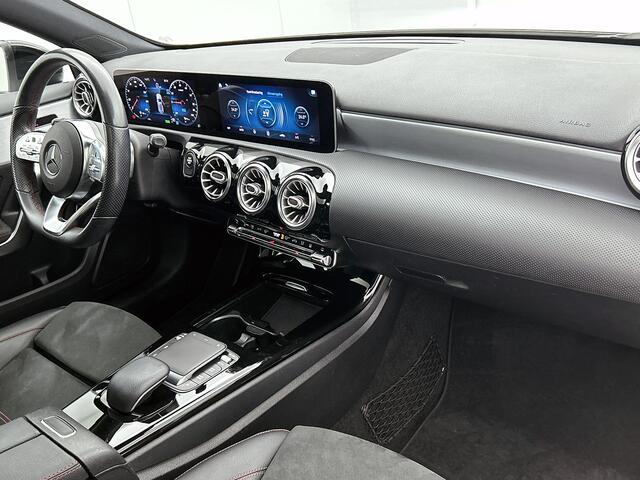 Mercedes-Benz A-KLASSE 250 e Business Solution AMG Limited AMG Line | Night Pakket | Panoramadak | Sfeerverlichting | Inclusief 24 maanden MB Certified garantie voor Europa.