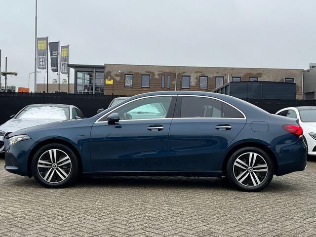 Mercedes-Benz A-KLASSE 250e AUT8 Premium LEDER SFEER KEY-LESS GO MULTIBEAM 360-CAMERA TREKHAAK