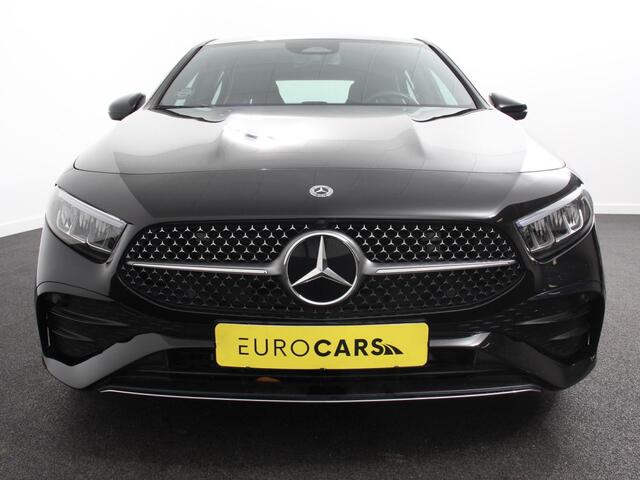 Mercedes-Benz A-KLASSE 200 Automaat AMG Line | Navigatie | Climate control | Camera | Parkeer sensoren | Half Lederen Bekleding | Led | Cruise Control adaptive | LM Velgen | Dab | Led