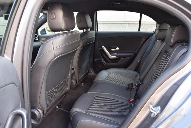 Mercedes-Benz A-KLASSE 200 Launch Edition | Automaat | trekhaak elektrisch uitklapbaar | stof/lederen bekleding |