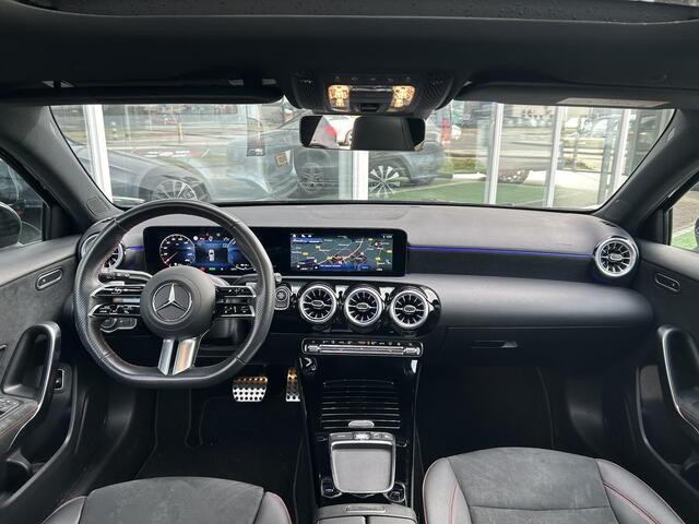 Mercedes-Benz A-KLASSE 250 e Star Edition AMG Line LIMITED | Panoramadak | Carplay | LED Koplampen