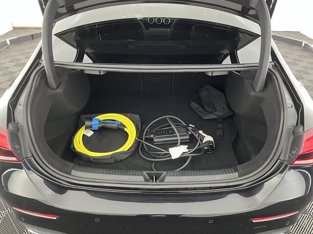 Mercedes-Benz A-KLASSE 250 e Business Solution AMG Limited (INCL.BTW) *PANO | LEATHER-MICROFIBRE | FULL-LED | AMBIENTLIGHT | HEATED-SPORTSEATS | WIDESCREEN-DIGICOCKPIT | DAB+ | NAVI-FULLMAP | CAMERA | PRIVACYGLASS | 18''ALU*