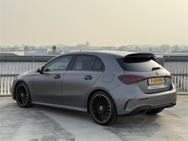 Mercedes-Benz A-KLASSE 180 AMG Line | Pano | Magno Grau | Camera