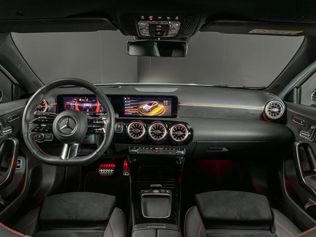 Mercedes-Benz A-KLASSE Hatchback 250 e Business Solution AMG Premium PLUS | Panorama dak