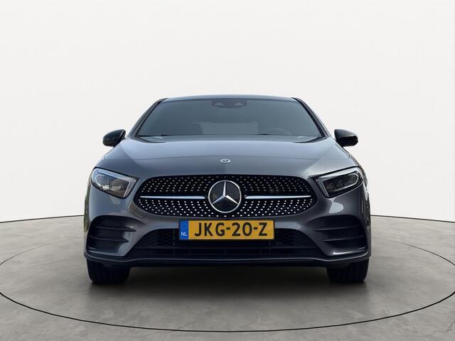 Mercedes-Benz A-KLASSE 250e 218PK AMG Night Sfeer Dode-hoek Apple-Carplay