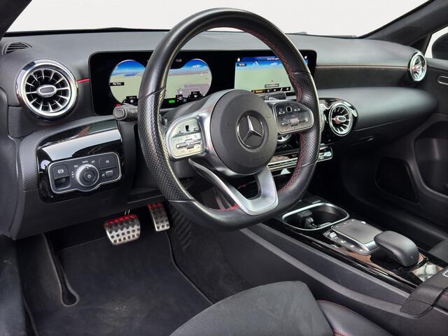 Mercedes-Benz A-KLASSE 250e 218PK AMG Night Sfeer Dode-hoek Apple-Carplay