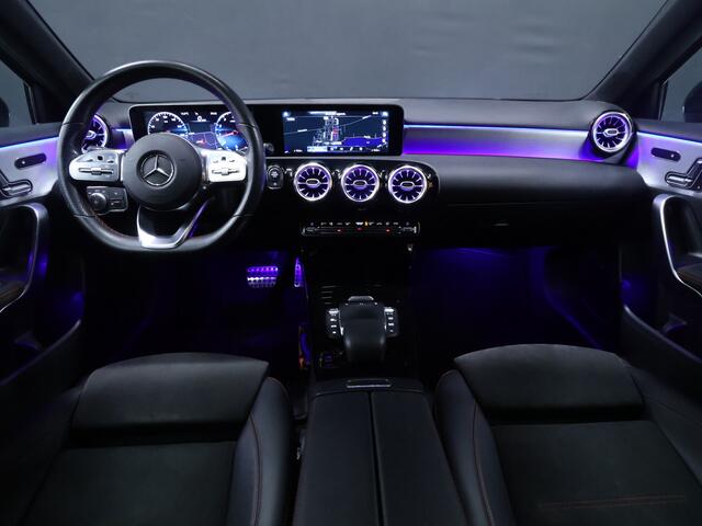 Mercedes-Benz A-KLASSE 180 Business Solution AMG [SCHUIFKANTELDAK, MEMORY SEATS, SFEERVERLICHTING, CRUISE CONTROL, BLUETOOTH TELEFOON, ACHTERUITRIJCAMERA, PDC V+A, NIEUWSTAAT]