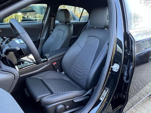 Mercedes-Benz A-KLASSE 180 Star Edition | Apple CarPlay | Android Auto | Volledig Digitaal Display | Stoelverwarming | Parkeersensoren | Achteruitrijcamera | Elektrisch Inklapbare Buitenspiegels