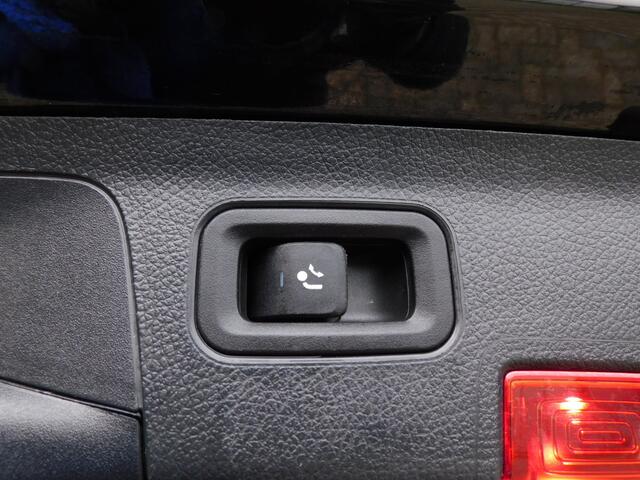 Mercedes-Benz A-KLASSE 200 Business Solution AMG TOPSTAAT! DEALER ONDERHOUDEN! CARPLAY/ANDROID! STOELVERWARMING! CRUISE! CLIMA!