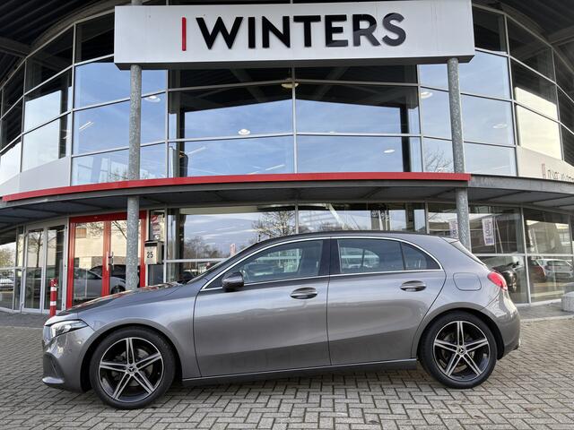 Mercedes-Benz A-KLASSE 180 Business Solution | Stoelverwarming | Navigatie | PDC | Camera | Navigatie | AMG Line
