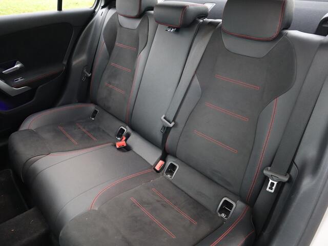 Mercedes-Benz A-KLASSE 180 Business Solution AMG