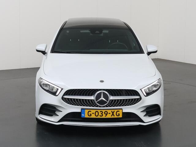 Mercedes-Benz A-KLASSE 180 Business Solution AMG | Panoramadak | Achteruitrijcamera | Apple Carplay | Stoelverwarming | Getint glas |