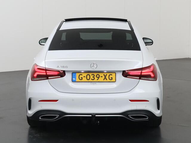 Mercedes-Benz A-KLASSE 180 Business Solution AMG | Panoramadak | Achteruitrijcamera | Apple Carplay | Stoelverwarming | Getint glas |