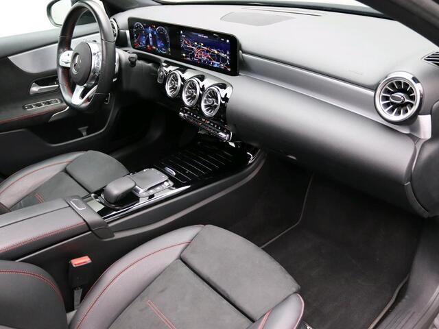 Mercedes-Benz A-KLASSE 250 e PHEV Solution AMG Limited Business