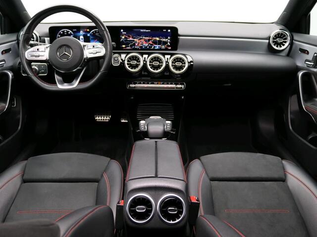 Mercedes-Benz A-KLASSE 250 e PHEV Solution AMG Limited Business