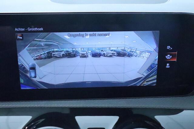 Mercedes-Benz A-KLASSE 200 Premium Plus | Panoramadak | LED | Climate Control | Lichtmetalen velgen 17" | Apple Carplay/Android Auto