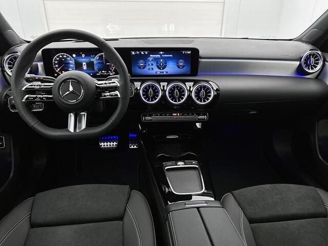 Mercedes-Benz A-KLASSE 250 e Business Solution AMG | AMG Line Plus pakket | Trekhaak | 360° camera | Head-up display | Panoramaschuifdak | MULTIBEAM LED | Smartphone-integratie | 19 inch AMG velgen |
