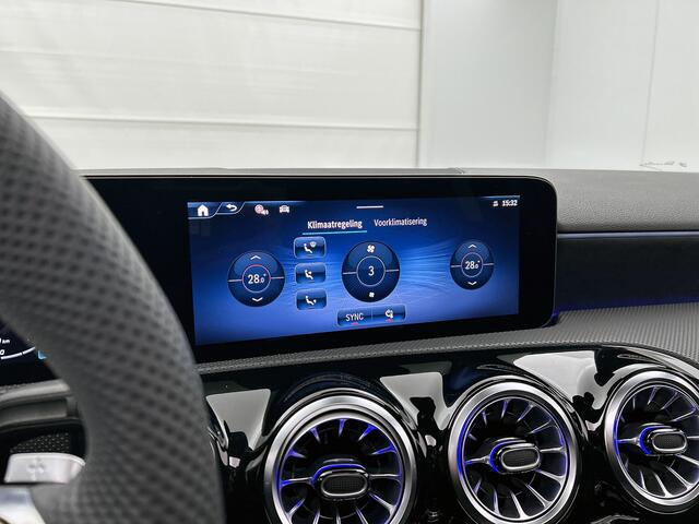 Mercedes-Benz A-KLASSE 250 e Business Solution AMG | Nightpakket | Smartphone-integratie | Panoramaschuifdak | MULTIBEAM LED | THERMOTRONIC | Sfeerverlichting | Stoelverwarming voor |