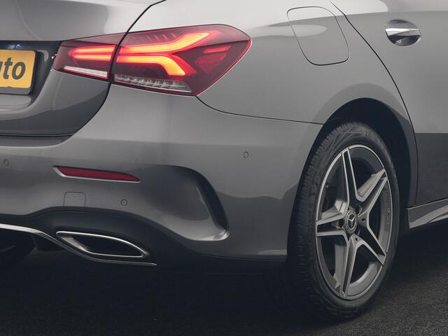 Mercedes-Benz A-KLASSE 250 e AMG Line PHEV 218pk Dealer O.H. | Adaptive Cruise | Multi Beam LED | Camera | Sfeerverlichting | Lederen Sportstoelen Verwarmd | Widescreen Navi | Apple Carplay | Keyless | Blis | Navigatie | DAB | Plug In Hybrid |