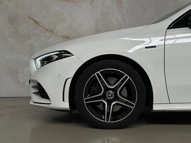 Mercedes-Benz A-KLASSE 250 e AMG Line / Pano / Memory / sfeer /