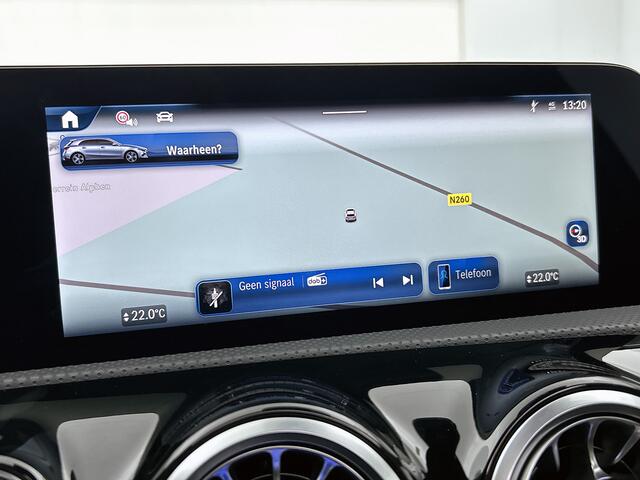 Mercedes-Benz A-KLASSE 250 e Business Solution AMG | AMG Line Plus pakket | Trekhaak | 360° camera | Smartphone-integratie | Panoramaschuifdak | MULTIBEAM LED | Head-up display | 19 inch AMG velgen | Augmented Reality navigatie |
