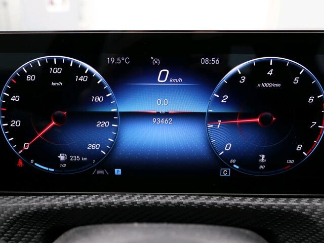 Mercedes-Benz A-KLASSE 180 Ledkoplampen | Achteruitrijcamera | Navigatiesysteem met harde schijf | Apple CarPlay. Inclusief 24 maanden Mercedes-Benz Certified garantie voor Europa.