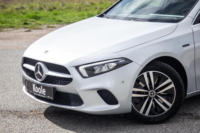 Mercedes-Benz A-KLASSE 250 e Business Solution Luxury Limited CARPLAY / LEER / CAMERA / AUTOMAAT