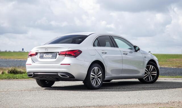 Mercedes-Benz A-KLASSE 250 e Business Solution Luxury Limited CARPLAY / LEER / CAMERA / AUTOMAAT